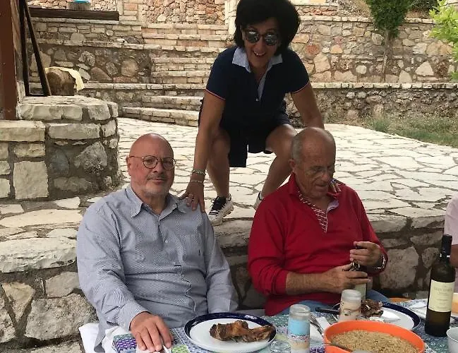 Lodge In The Forest *